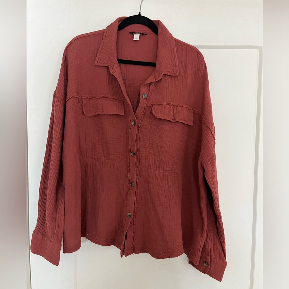 Supplies lightweight cotton button down top size XL